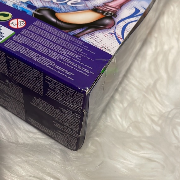 NIB Bratz Vintage Cloe 10th Anniversary Edition Sealed - Picture 9 of 17